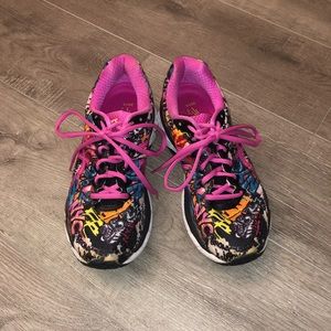 ASICS 2015 NYC GRAFFITI GEL NIMBUS RUNNING SHOES